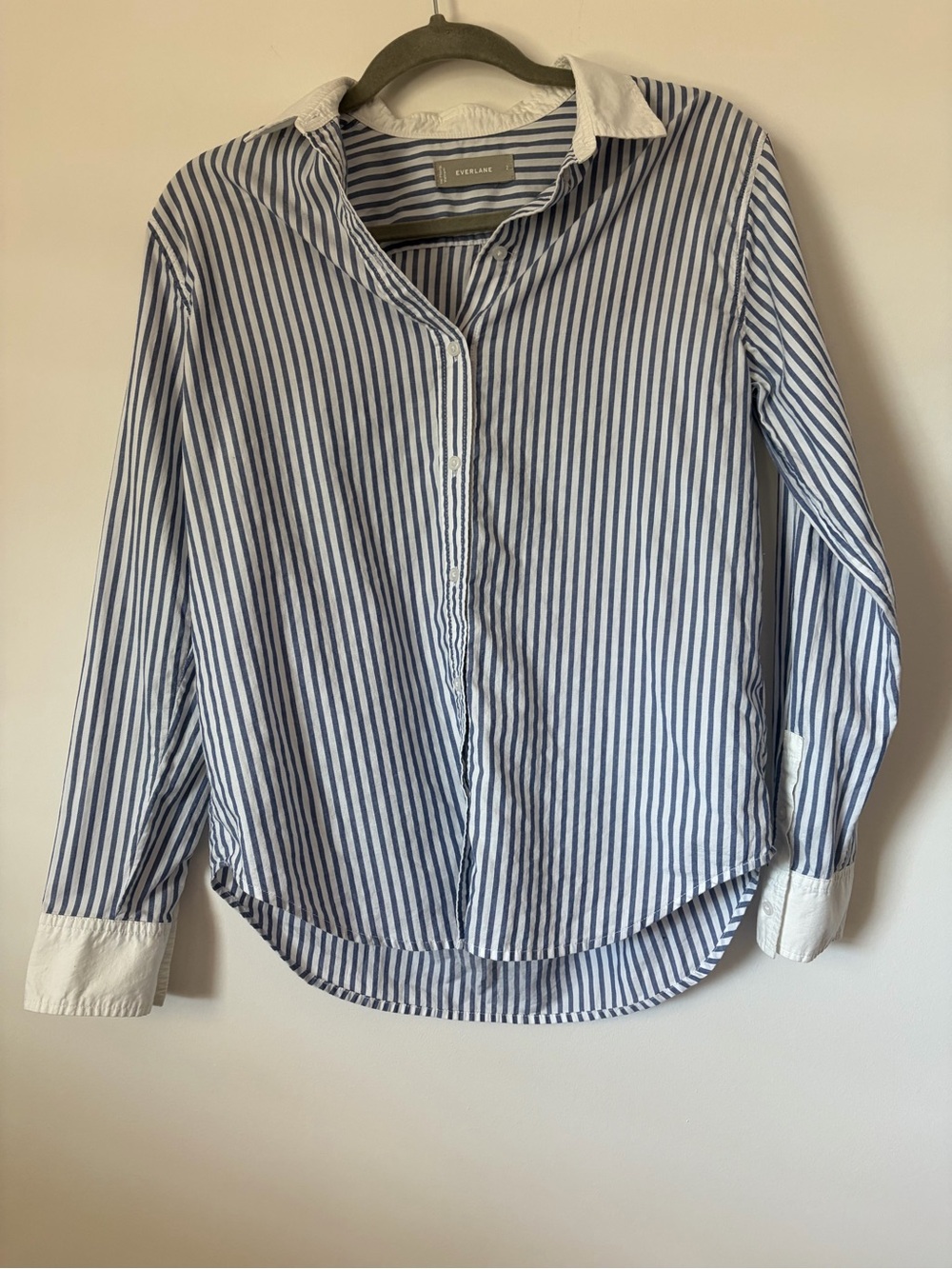 Everlane pinstripe preppy button down collared shirt preppy coastal grandma